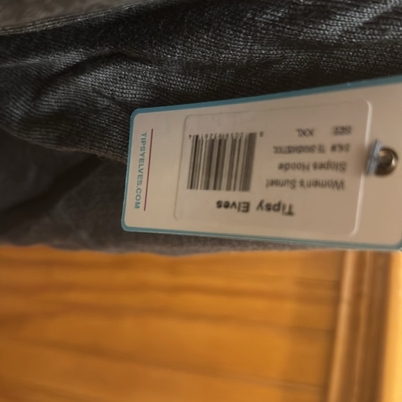 TIPSY ELVES women’s SUNSET SLOPES ZIP UP HOODED SWEATER - Picture 6 of 7